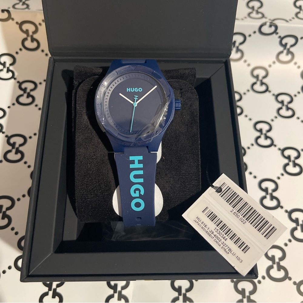 New In box. Hugo Boss Men's Lit For Him Quartz Blue Silicone Watch - Great gift - Picture 13 of 16